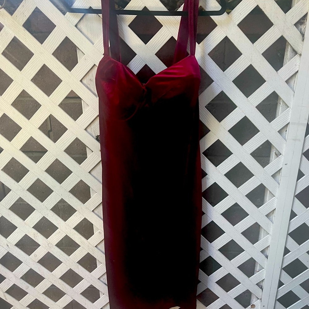 Red Velvet Cocktail Dress Size 1X- Brand New From Fashion Nova